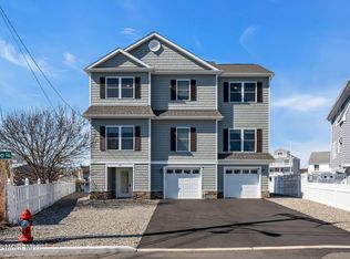 42 Carlyle Drive, Bayville, NJ