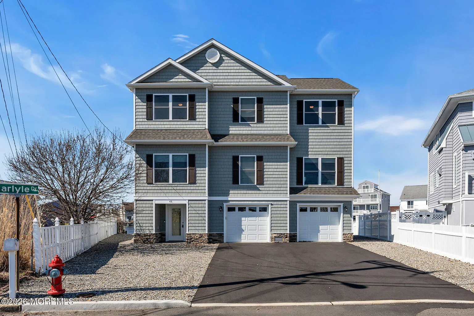 42 Carlyle Drive photo 1