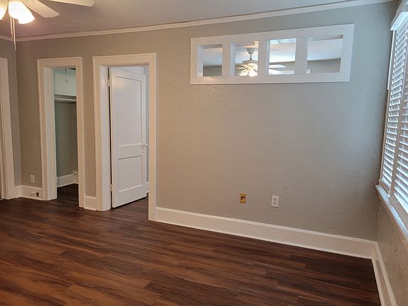 5th image of 226 13th Ave NE APT 16