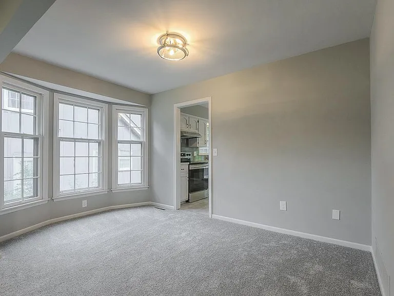 10116 Nieman Rd — Photo 33
