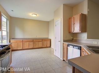 220 Heron Dr, Newport News, VA 23608