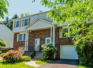3210 Sherwood Dr, Walworth, NY 14568