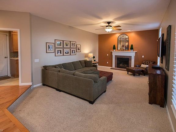 5th image of 2815 Ambridge Dr