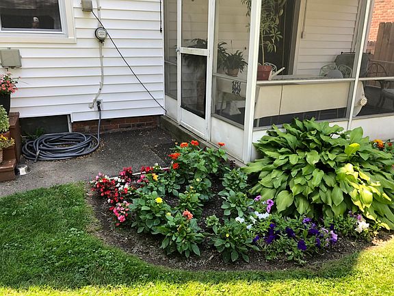 3rd image of 2335 Scholl Rd