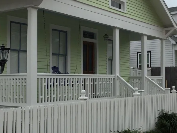 901 Post Office St, Galveston, TX 77550