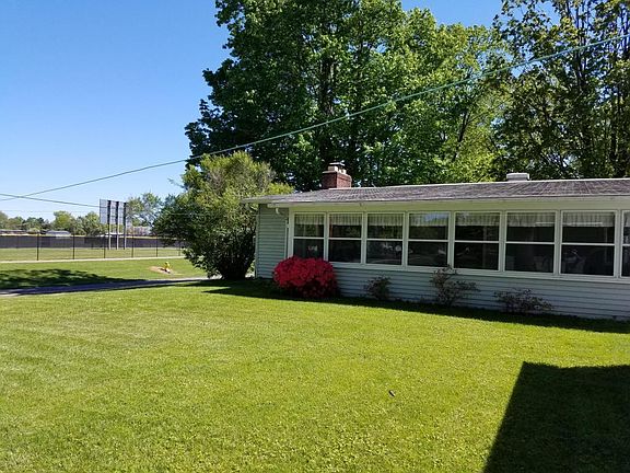 4th image of 446 Deerfield Dr