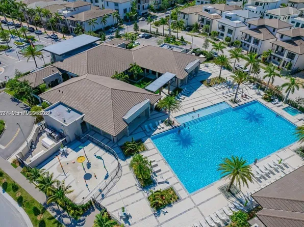 8167 NW 41st St #407, Miami, FL 33166