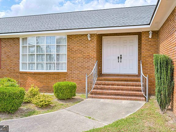 3rd image of 1509 Weaver Dr