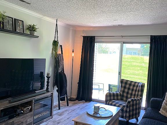 5th image of 165 Sunnymede St