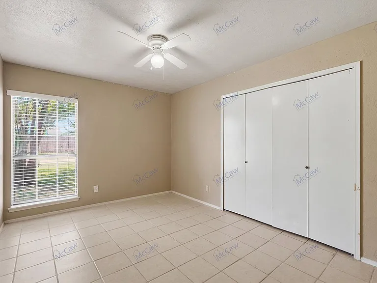 521 Weaver St — Photo 9