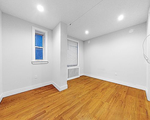 3rd image of 4300 Broadway APT 2D