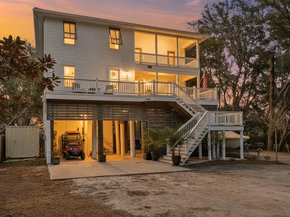 1527 Macoma Dr, Mount Pleasant, SC 29466