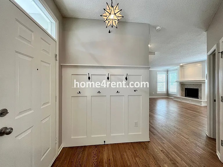 14068 W 147th Pl — Photo 2