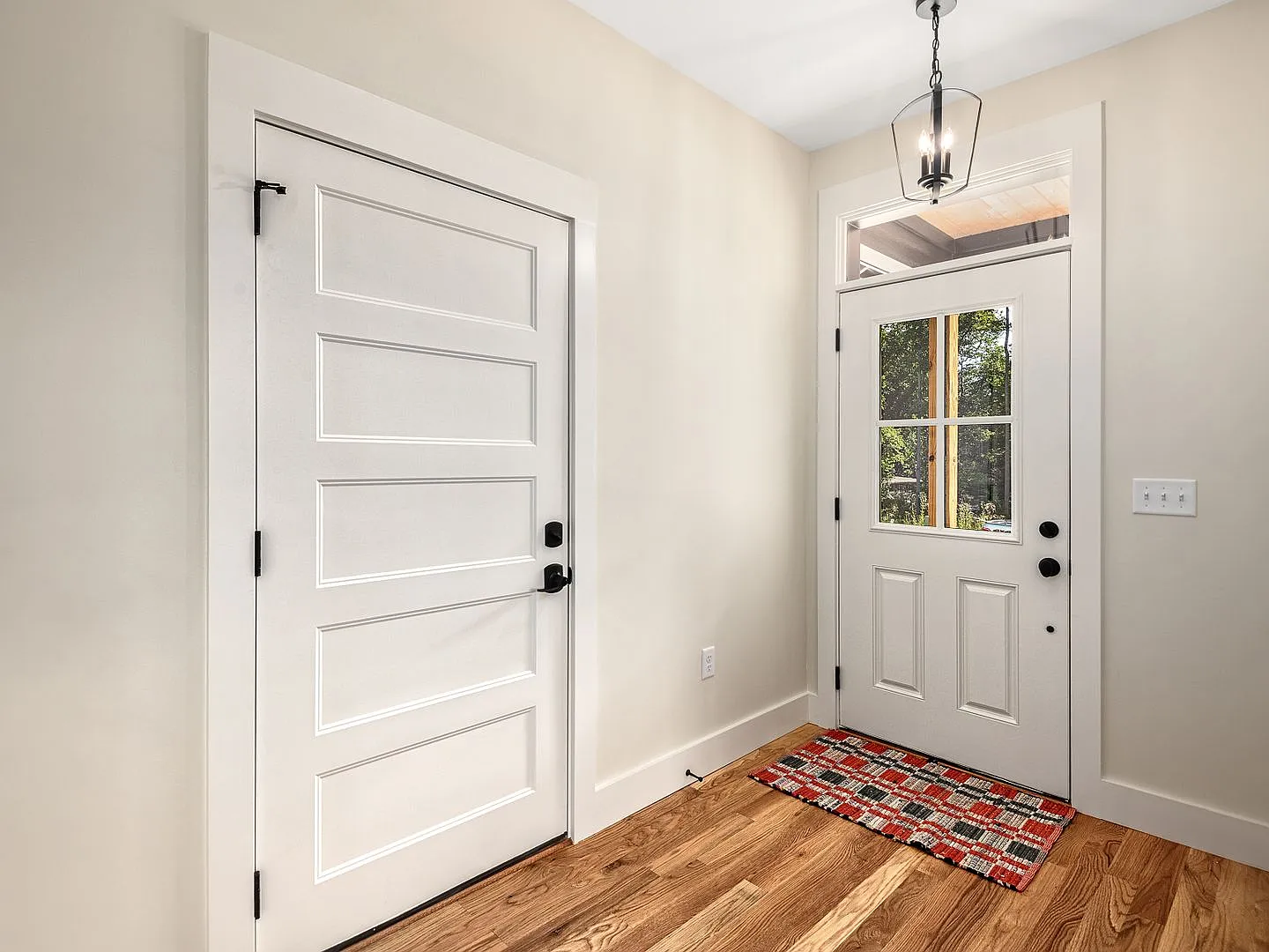 Gorgeous home in Asheville available now! — Photo 3