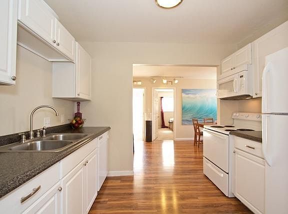 2nd image of 702 Maus Ave