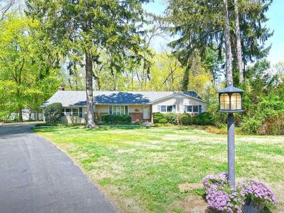 12 Pinoak Court, Huntington Station, NY, 11746