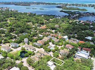 1777 McKenzie Ln, Sarasota, FL 34239
