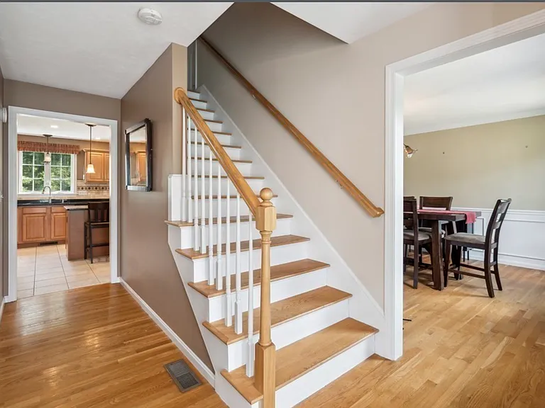 47 Skyview Dr — Photo 12