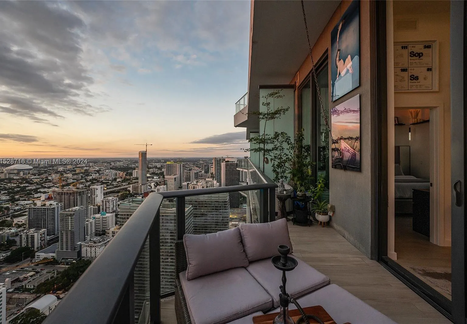 1 bed, 682 sqft, $6,000 — Photo 1