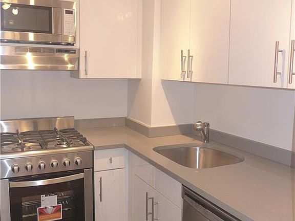 3rd image of 160 E 27th St APT 8E