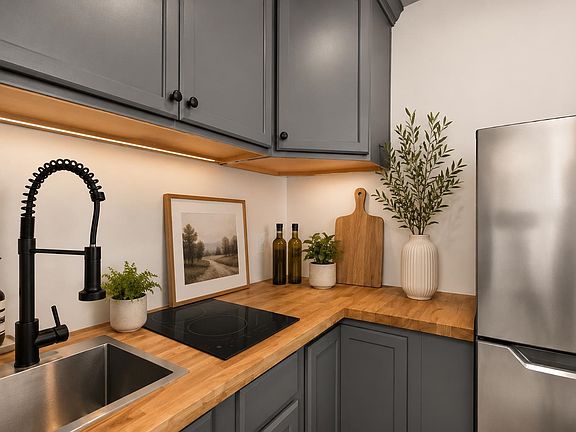5th image of 500 Court Sq APT 406