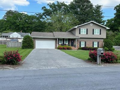 911 Brookwood Dr, Dalton, GA, 30720