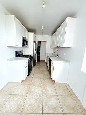 Rented by R New York | media 25