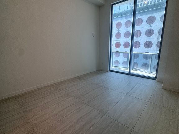 3rd image of 600 Brickell Ave #612