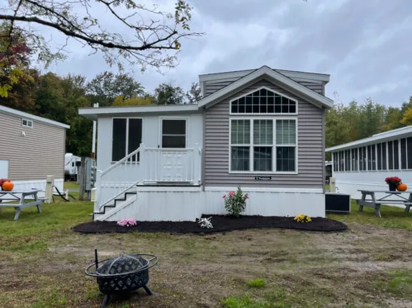 348 Rainbow Shores Rd #T4, Pulaski, NY 13142