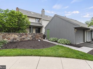 240 Clover Hill Ct, Yardley, PA