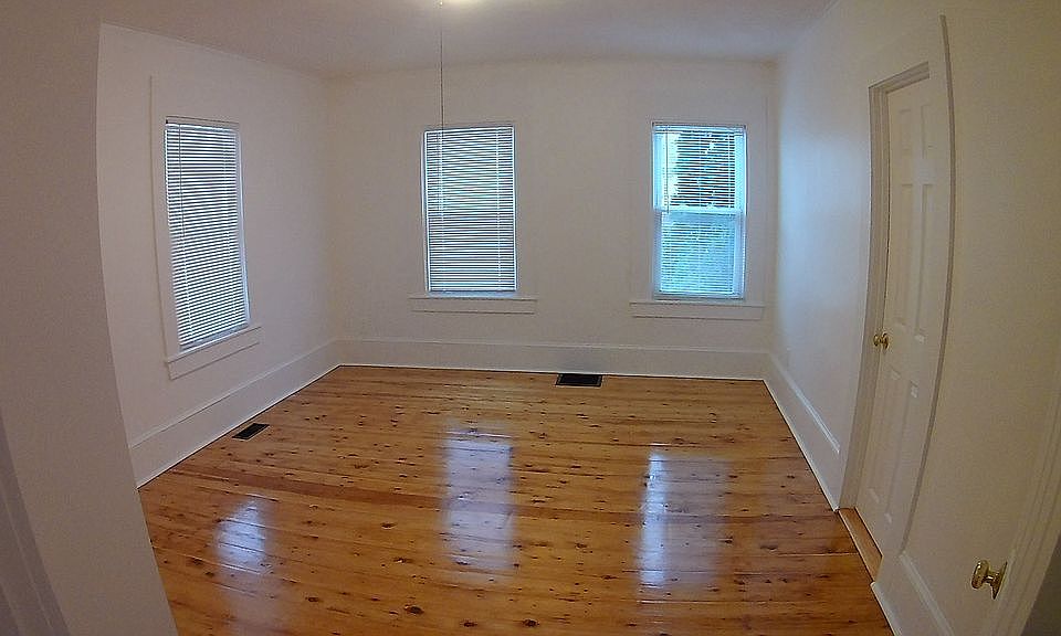 2nd image of 136 Elm St
