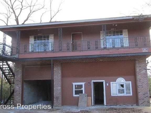 2nd image of 751 Richmond Ave