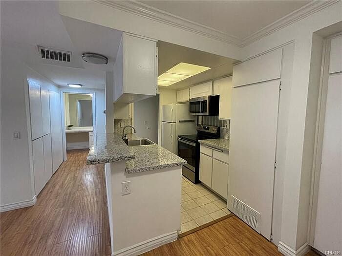 1st image of 1517 E Garfield Ave APT 20
