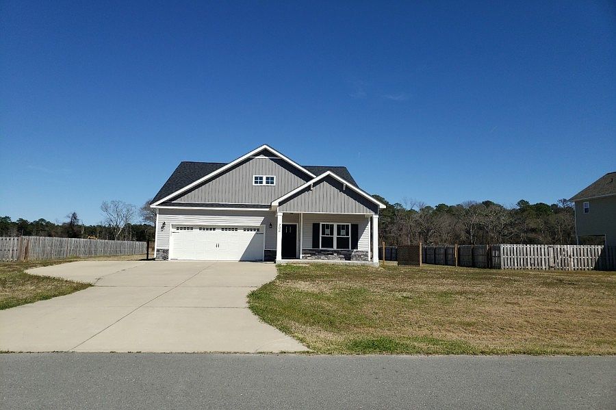 1st image of 205 Quail Hollow Dr