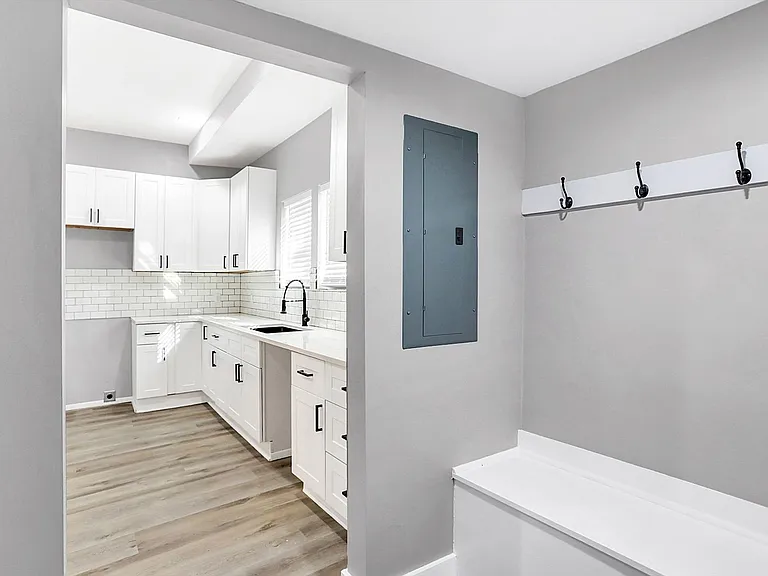 835 Weghorst St — Photo 26