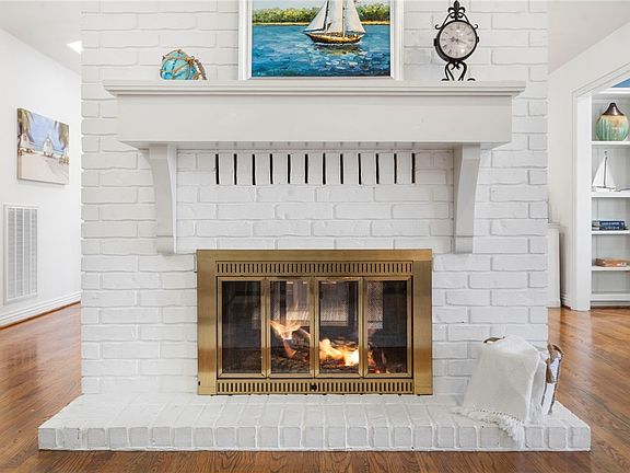 5th image of 36 Churchill Dr