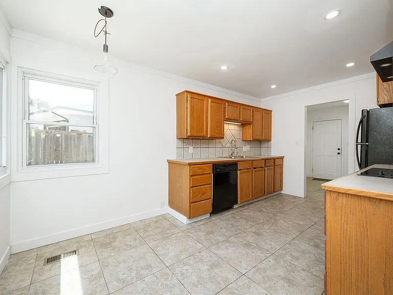 2311 Mountain View Dr — Photo 7