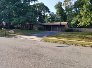 20 Boxwood Rd, Piscataway, NJ 08854