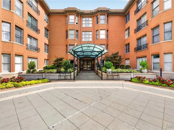 750 S Hanley Rd APT 62, Saint Louis, MO 63105
