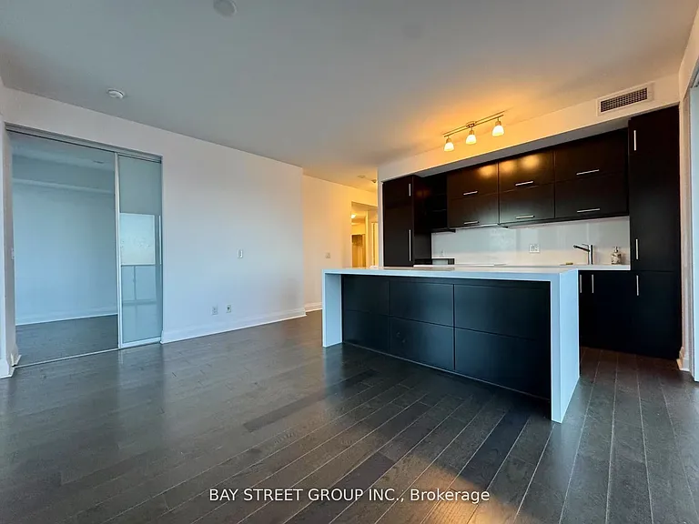 1080 Bay St #3310 — Photo 2