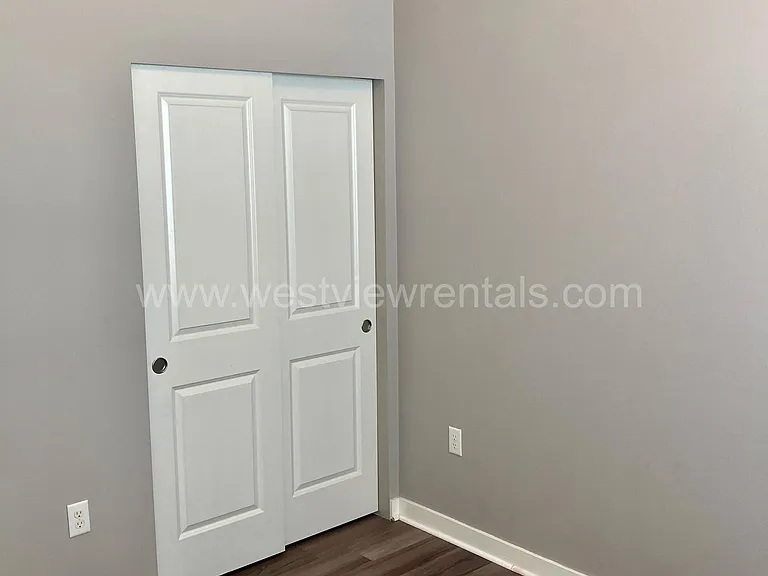 203 E Laurel St — Photo 110