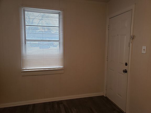 3rd image of 4256 Standish Rd #B
