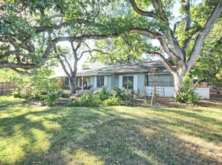 2233 Oakwood Dr, Medford, OR 97504