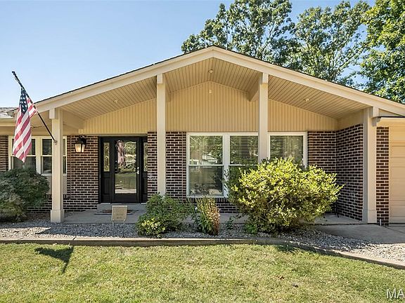 3rd image of 2842 Foxfire Dr