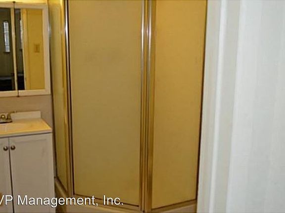 4th image of 1706 Leona Dr