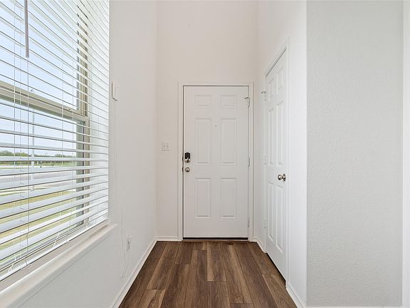 5th image of 925 Duskywing Way