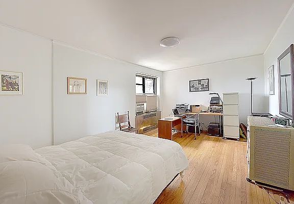 5th image of 50 Park Ter E APT 3H