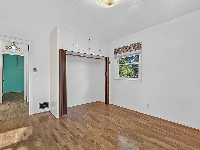 655 Altamont St — Photo 7
