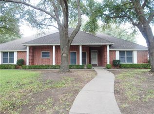 919 Canyon Dr, Cleburne, TX 76033