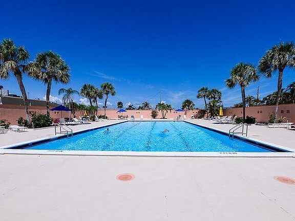 4th image of 1200 Colonnades Drive #202